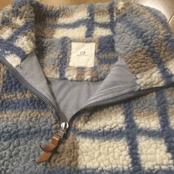 Cropped fluffy sweater - Picture 3 of 6